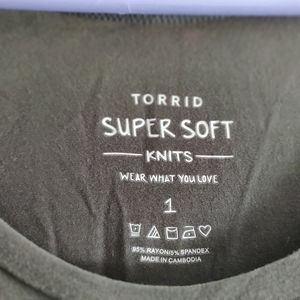 Torrid super soft tee with lattice arms